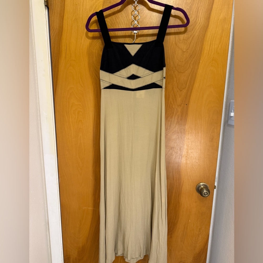 Kensie Elegant Black and Cream Maxi Dress